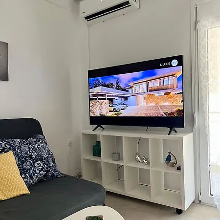 The House * Paralia Dionysiou